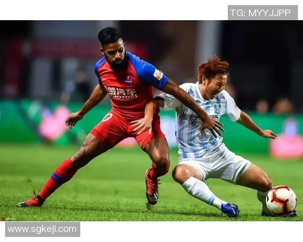 广州恒大与重庆斯威上半场精彩对决回顾与分析